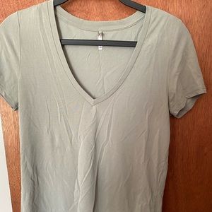 V neck BKE shirt